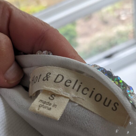 Hot and Delicious cropped sequin top NWOT - Picture 8 of 12